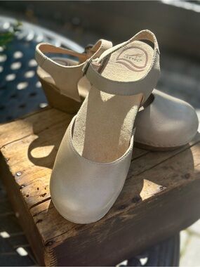 Dansko Leather Mary Jane Wedge Clogs Beige Tan Size 37